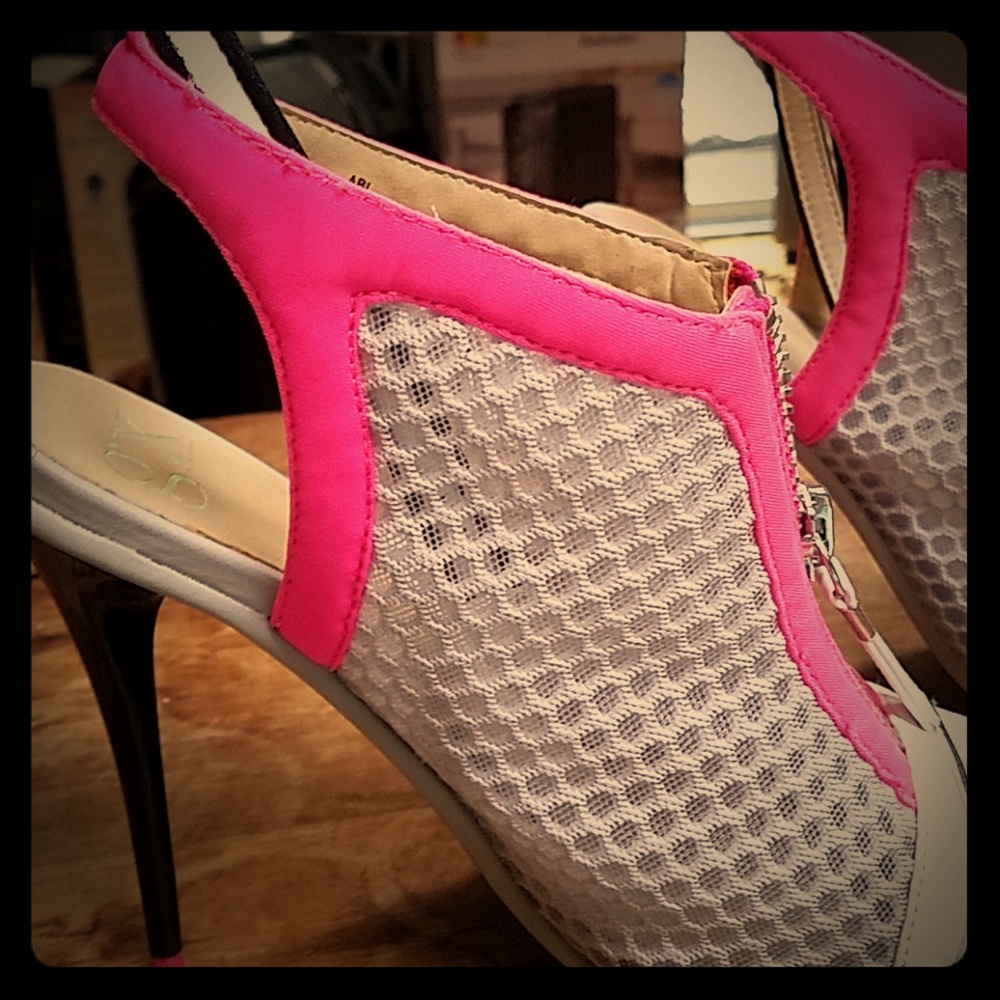 Gwen Stefani Dress Sandals